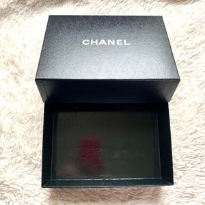CHANEL Medium Box 9 x 6.5 x 2.75 Black on Black